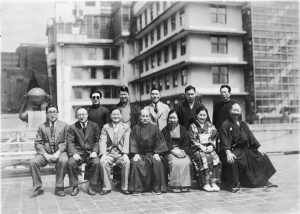 Группа учеников офиса Асаи Ньюс в Осаке, 1935 г.